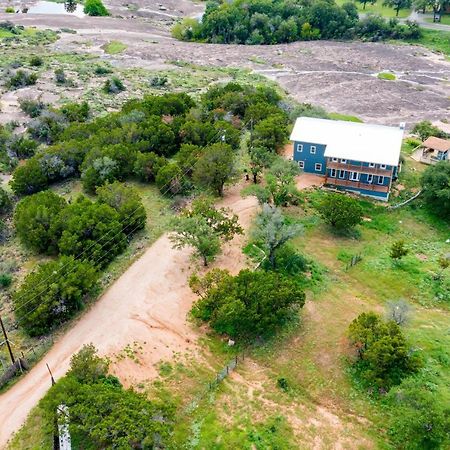 Ranchette Apartment- Beach Access Small Lake View Buchanan Dam Exterior foto